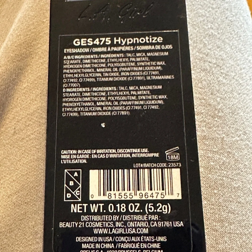 NIP L.A. Girl Eye Lux Mesmerizing Eyeshadow palette.
